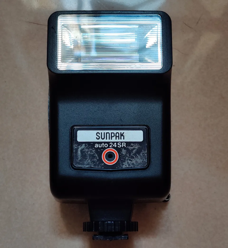 Front of Sunpak auto 24SR
