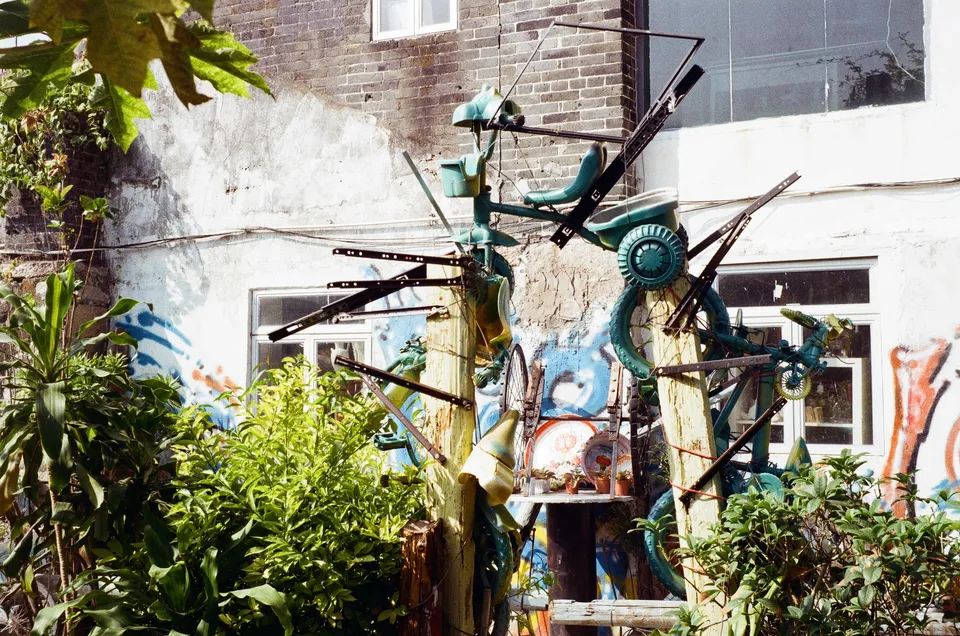 Peng Chau junk pile