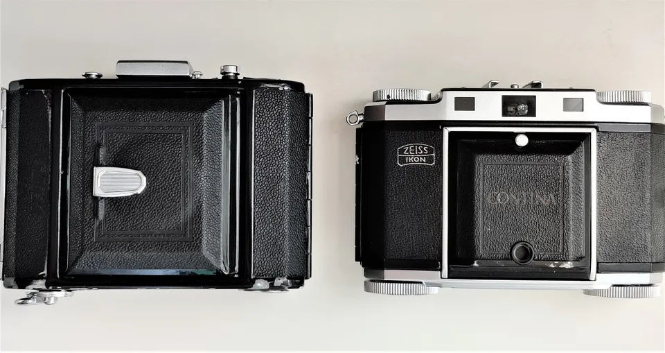 Left: Semi Leotax. Right: Contina II