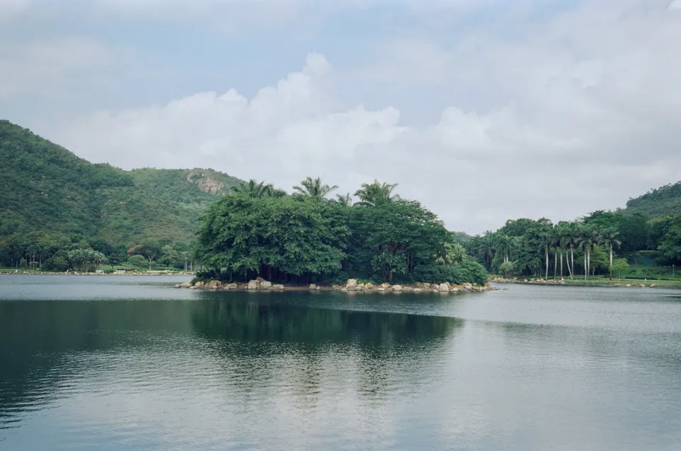 Island at the middle of the lake