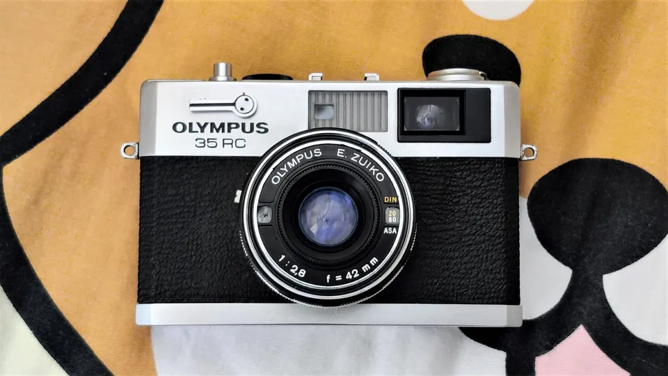 Front side of Olympus 35RC
