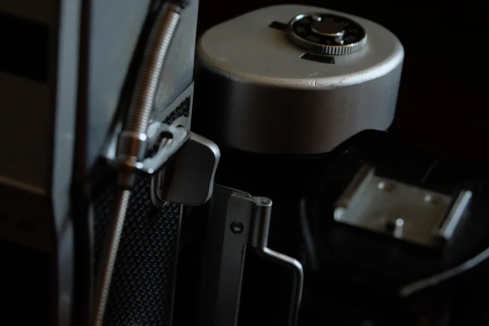 cable_release_rack_closeup2