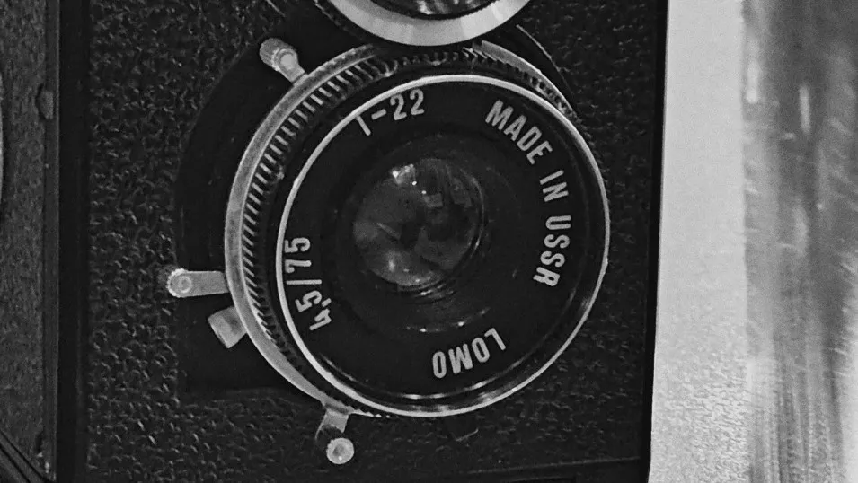 Lubitel 166U taking lens assembly close-up