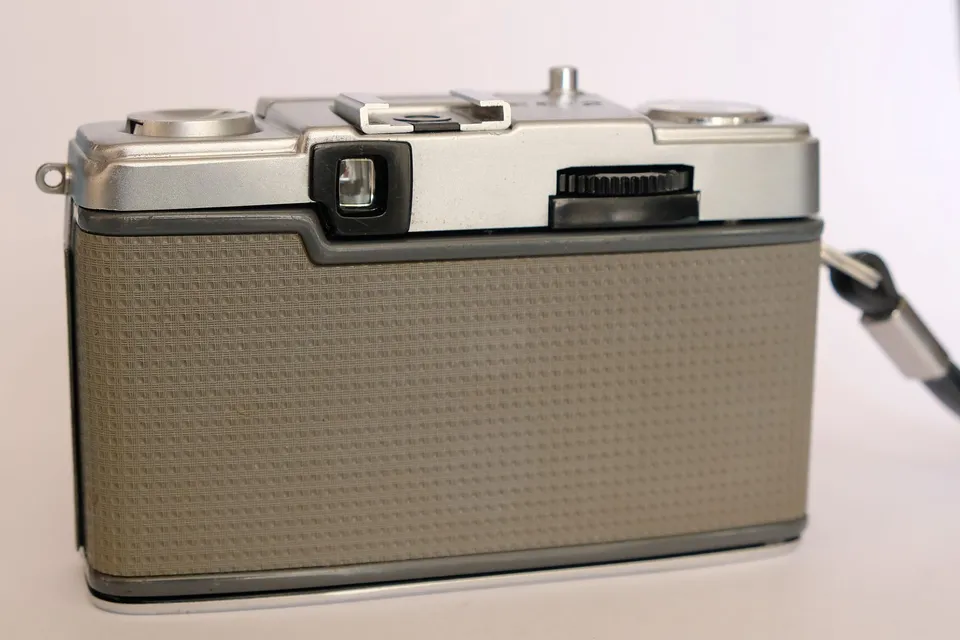 Olympus PEN EE2 back view