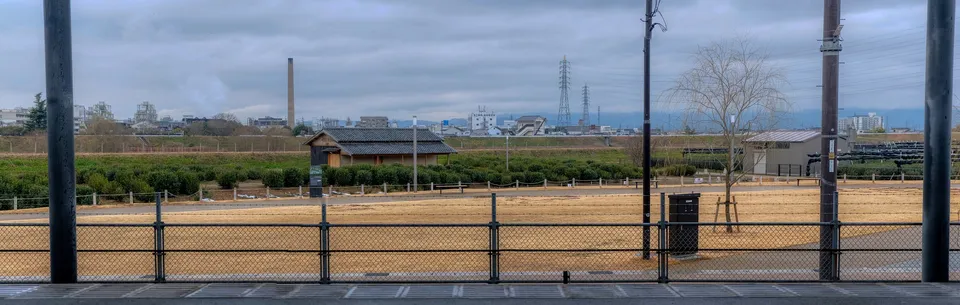 Keihan Uji station platform