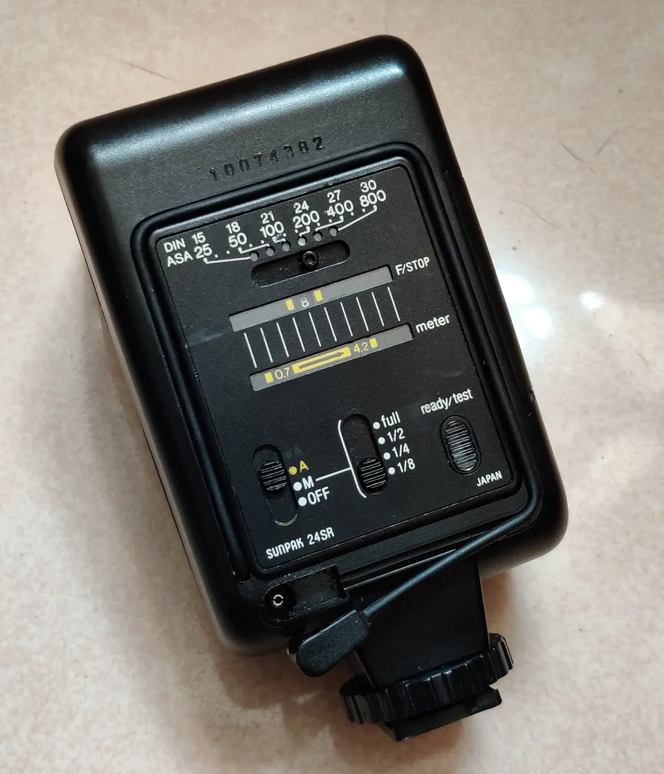 Back of Sunpak auto 24SR
